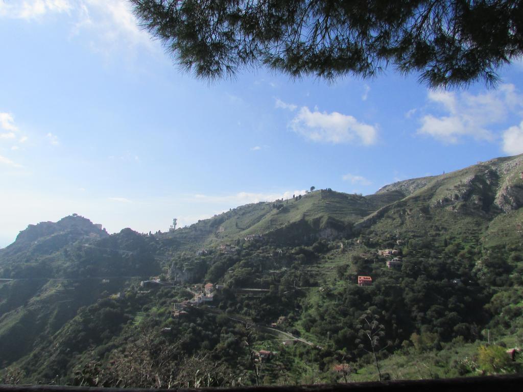 Rifugio Dei Tre Pini Pension Castelmola Buitenkant foto